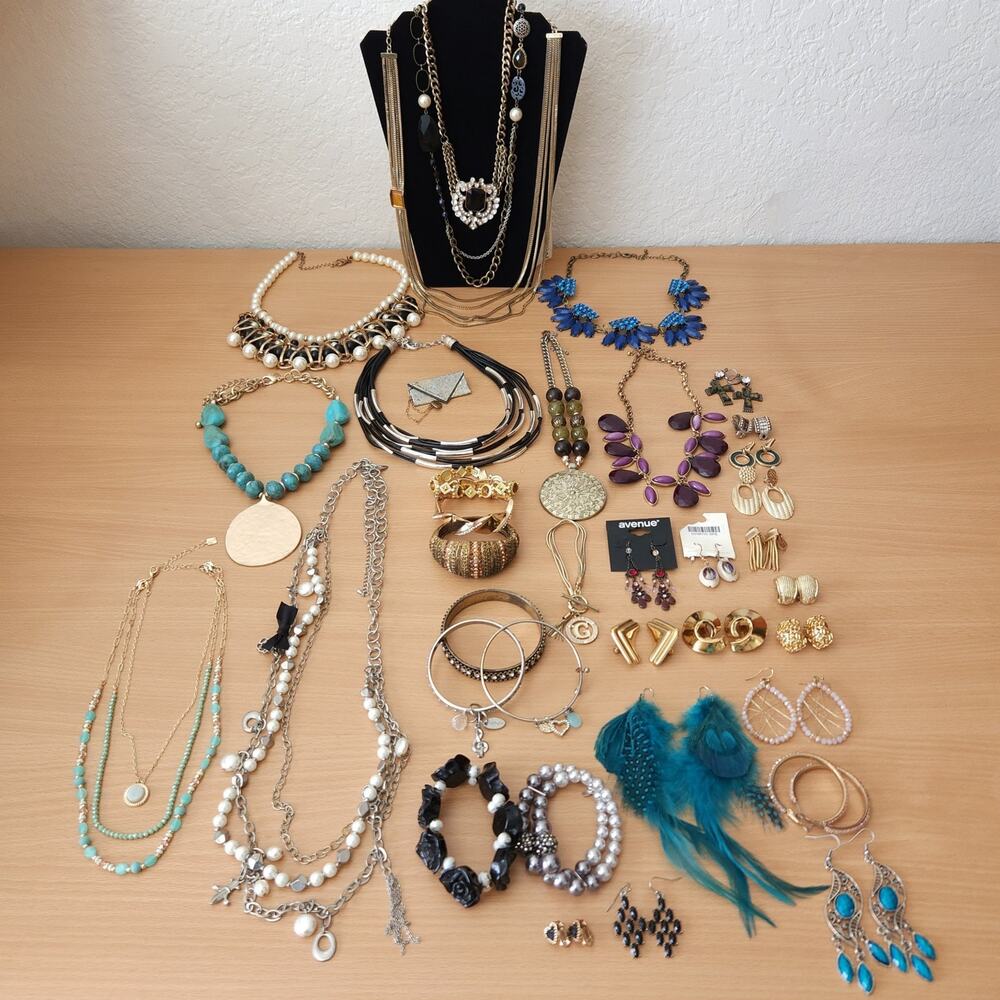 Lot of 38 necklaces earrings bracelets jewelry Monet Chicos Erwin Pearl Toujours